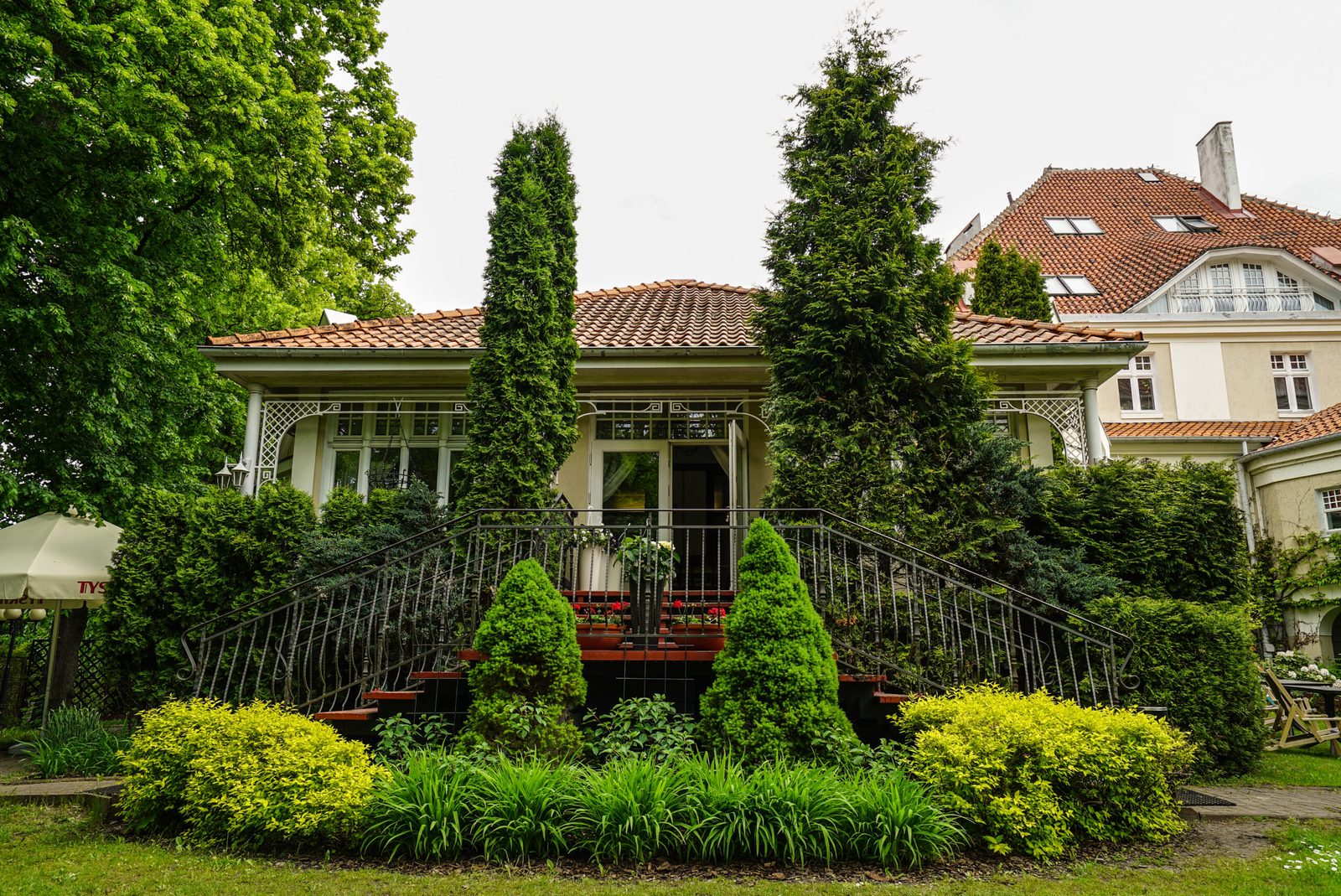 Villa Pallas terrace and garden